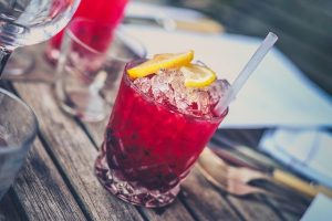 Cocktail Glas mit Crushed Eis